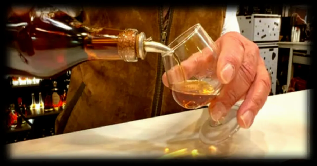 Le cognac, un symbole de l'agriculture française, cherche à reconquérir les Français