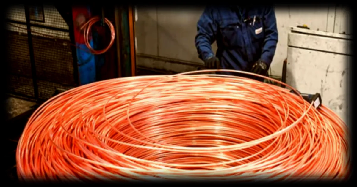 Le cuivre atteint un pic historique à plus de 14 000 dollars la tonne : impact majeur sur l'industrie minière