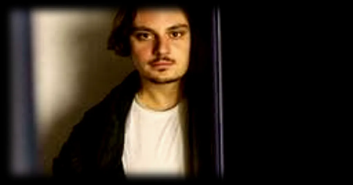 Le dernier roman de Victor Malzac, « Le Monstre mur », explore les intimes noirceurs de l'humanité