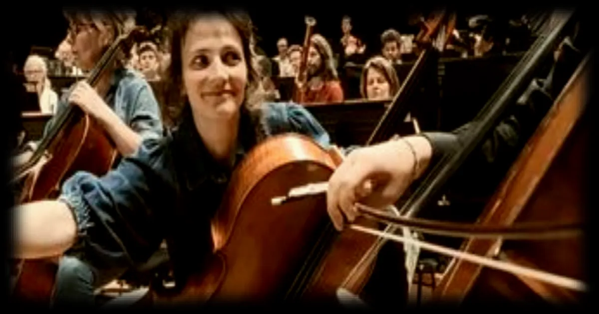 Le documentaire 'Nous l'orchestre' et 'À voix basse' : deux films immersifs et émouvants selon Franceinfo - Culture