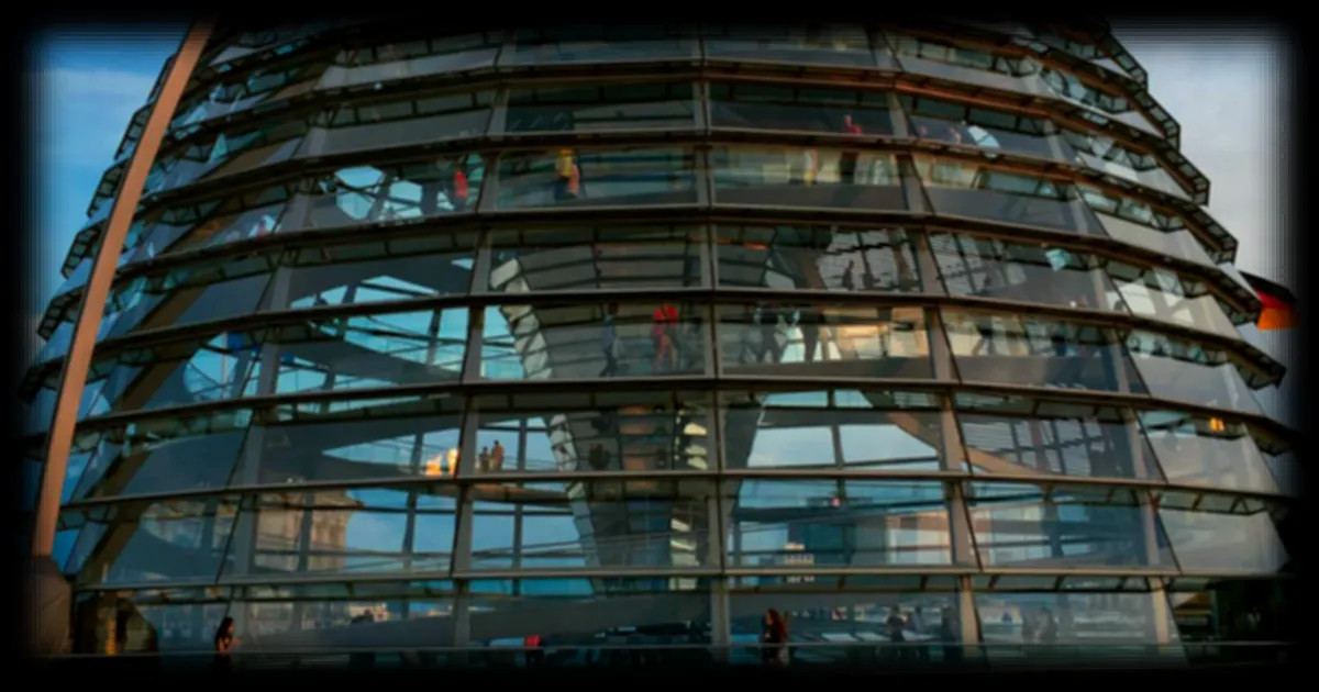 Le dôme du Reichstag à Berlin : une coupole de verre symbole de transparence et de modernité