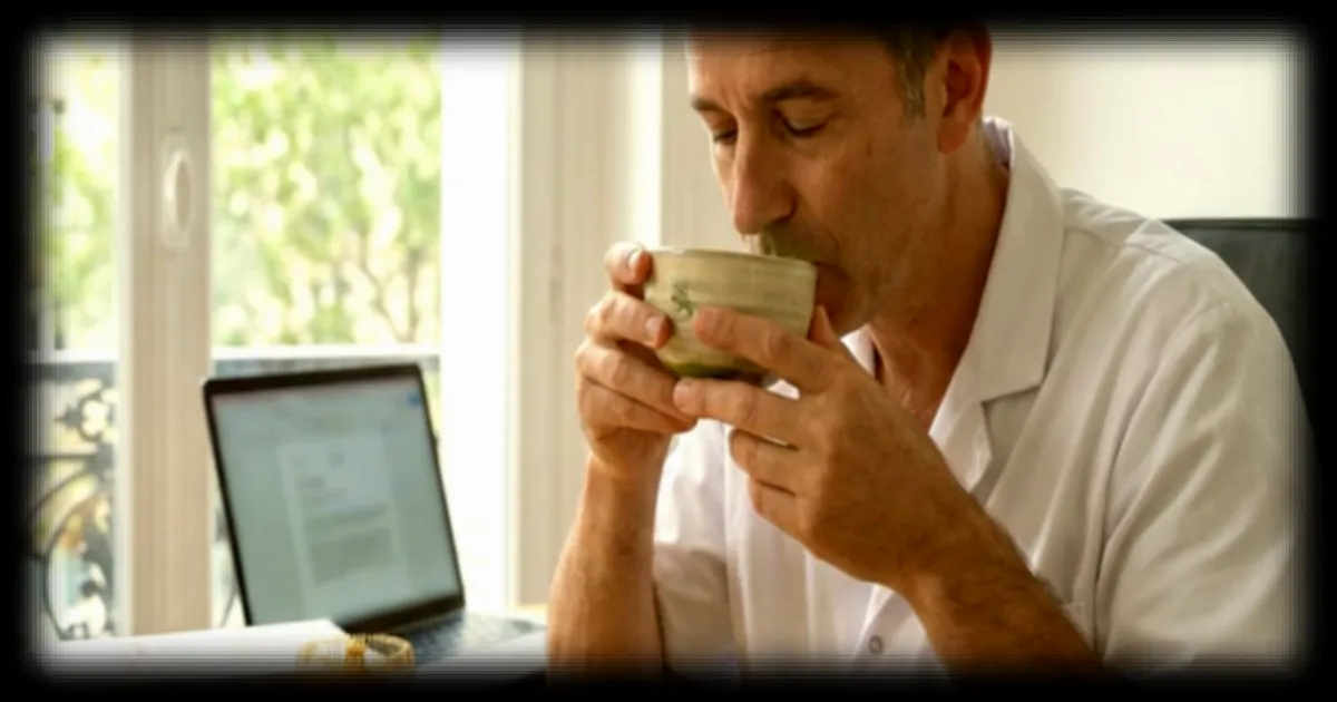 Le Dr Jimmy Mohamed partage sa découverte du thé matcha aux multiples bienfaits pour son énergie quotidienne