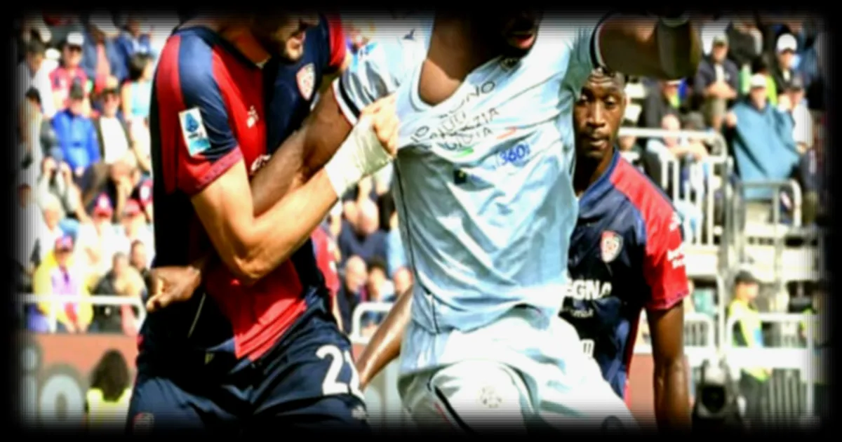 Le football italien touché par une affaire de racisme : Keinan Davis accuse Alberto Dossena