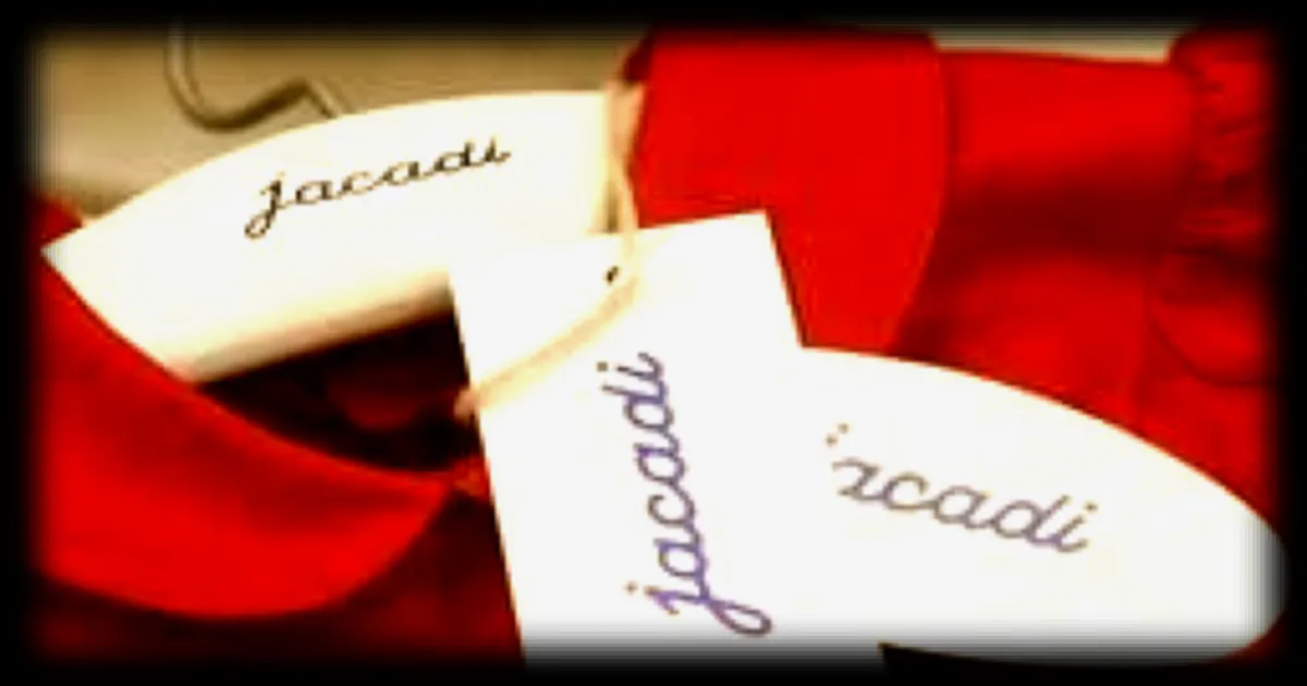 Le groupe Deveaux envisage de racheter Jacadi, propriete d'Armand Thiery et Jacqueline Riu