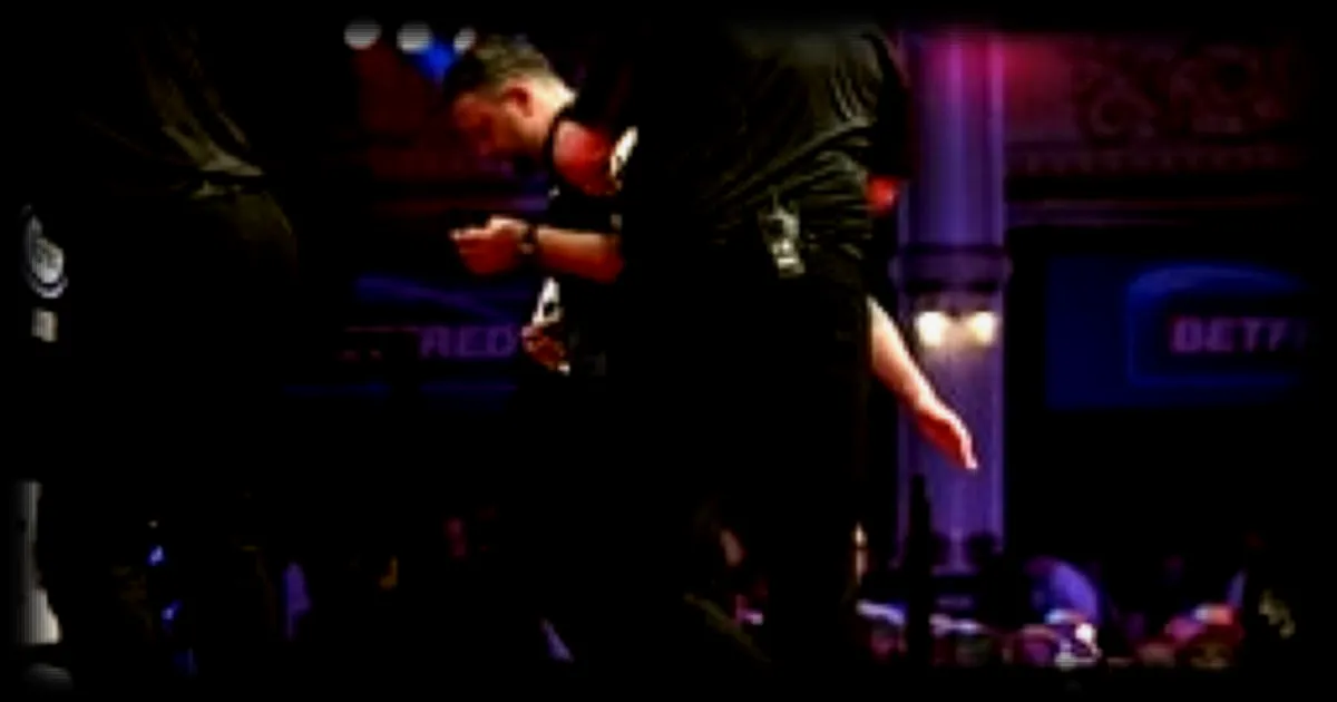 Le joueur de fléchettes Cameron Menzies contraint à l'abandon après un malaise au World Matchplay