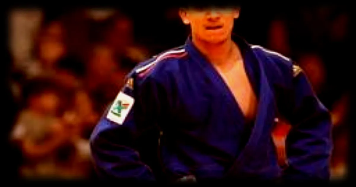 Le judoka prometteur Dayyan Boulemfates remporte la médaille de bronze en battant Joan-Benjamin Gaba aux championnats d'Europe