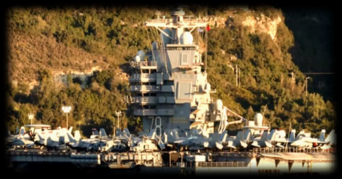 Le porte-avions américain USS Gerald R. Ford arrive en Crète, alors que les tensions avec l'Iran restent élevées