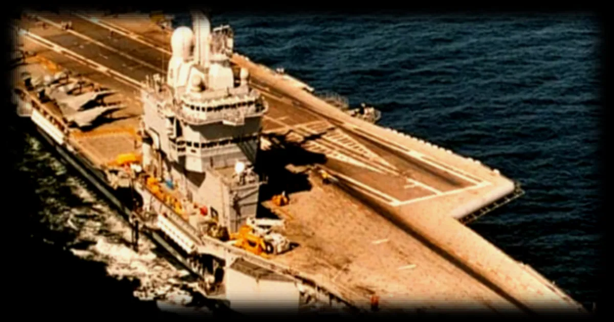 Le porte-avions Charles de Gaulle accoste à Malmö en Suède pour une opération militaire et un contrat potentiel de frégates