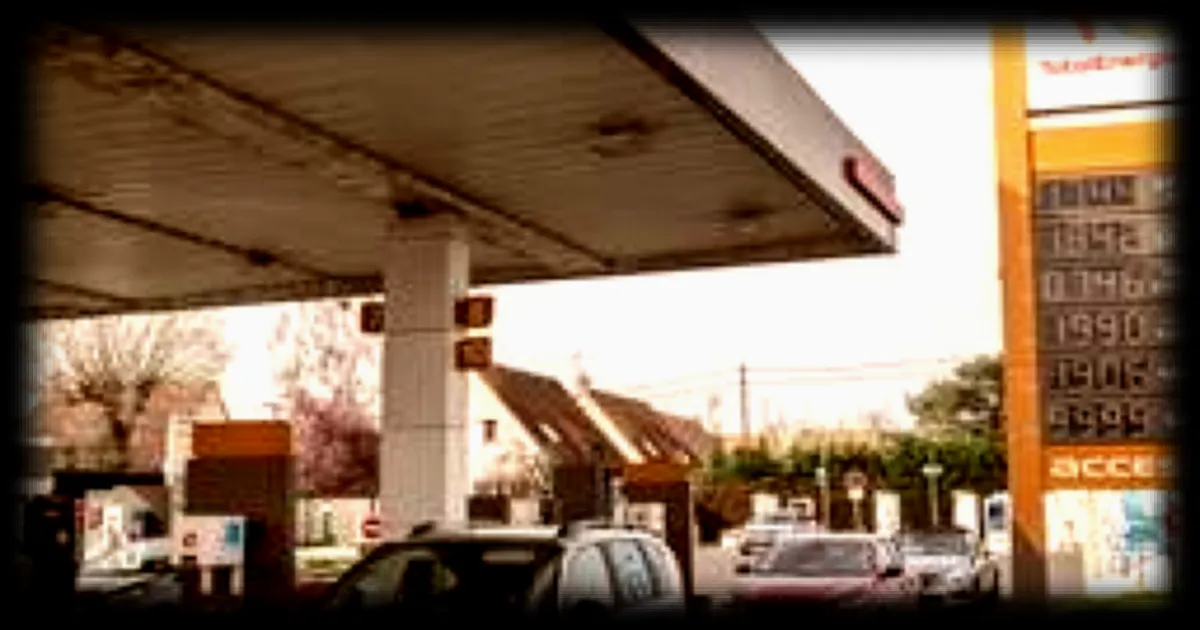 Le prix du carburant dépasse les 2 € dans près de 700 stations-service au Moyen-Orient