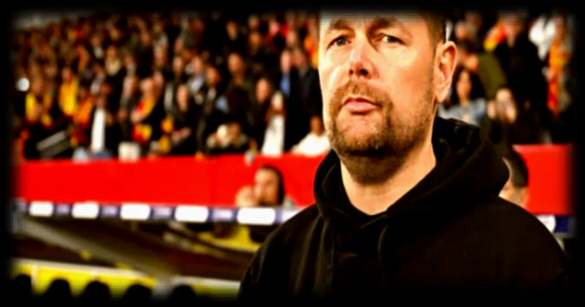 Le RC Lens dans la course au titre face au PSG : l'entraîneur Pierre Sage compare la fin de saison à un défi à la Mario Bros