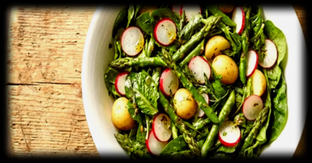 Le retour des salades de printemps : attention à ne pas ajouter ce légume courant trop tôt