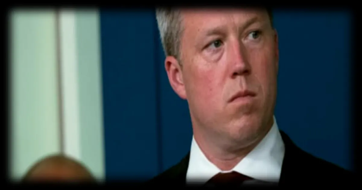 Le secrétaire américain à l'Armée refuse de démissionner malgré des tensions avec le secrétaire à la Défense