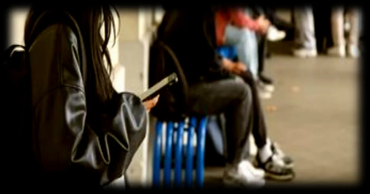 Le Sénat vote l'interdiction du téléphone portable au lycée