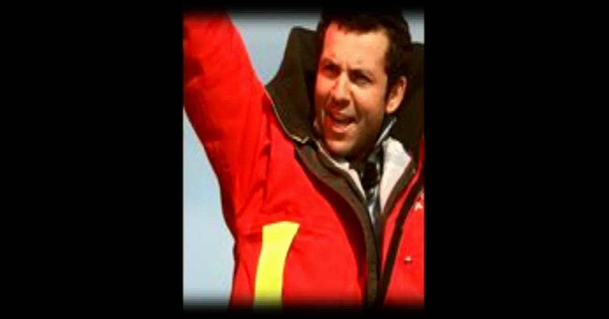 Le skipper Guirec Soudée établit un nouveau record du monde en naviguant à l'envers