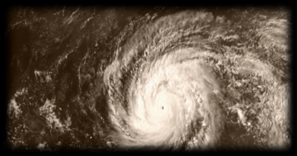 Le super typhon Sinlaku frappe les îles Mariannes, les craintes du retour d'El Nino