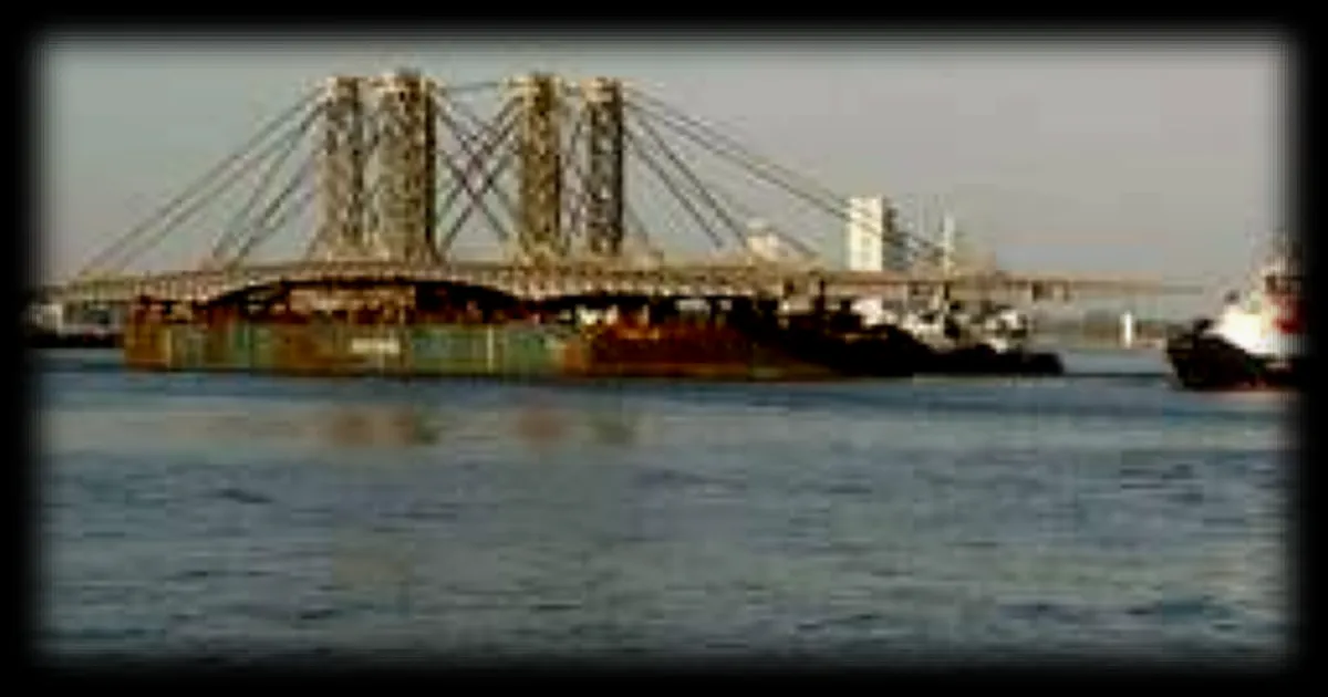 Le tablier du pont Anne-de-Bretagne arrive à Nantes le 6 mars