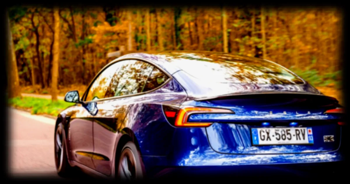 Le taux d'accident des robotaxis Tesla est quatre fois supérieur à celui d'un conducteur humain