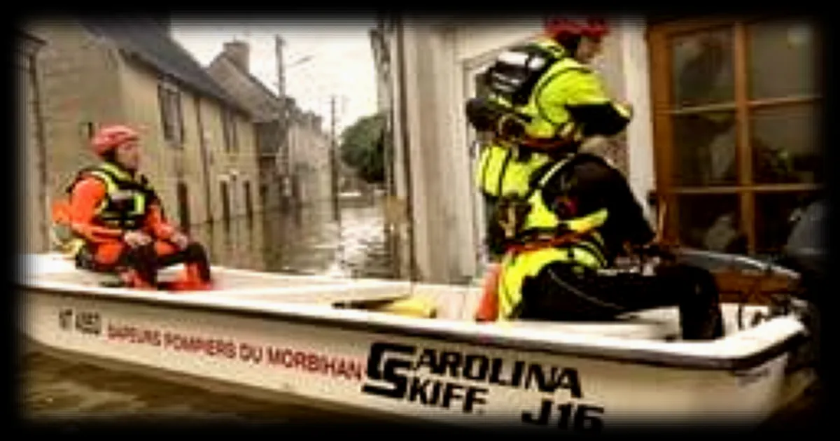 Le village de Cheffes sous l'eau : les pompiers évacuent les habitants