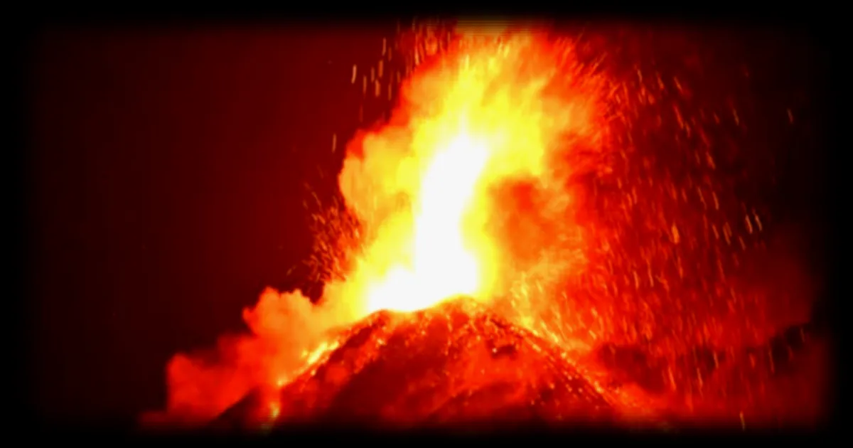 Le volcan de Fuego entre en éruption au Guatemala : les autorités déclenchent l'alerte maximale