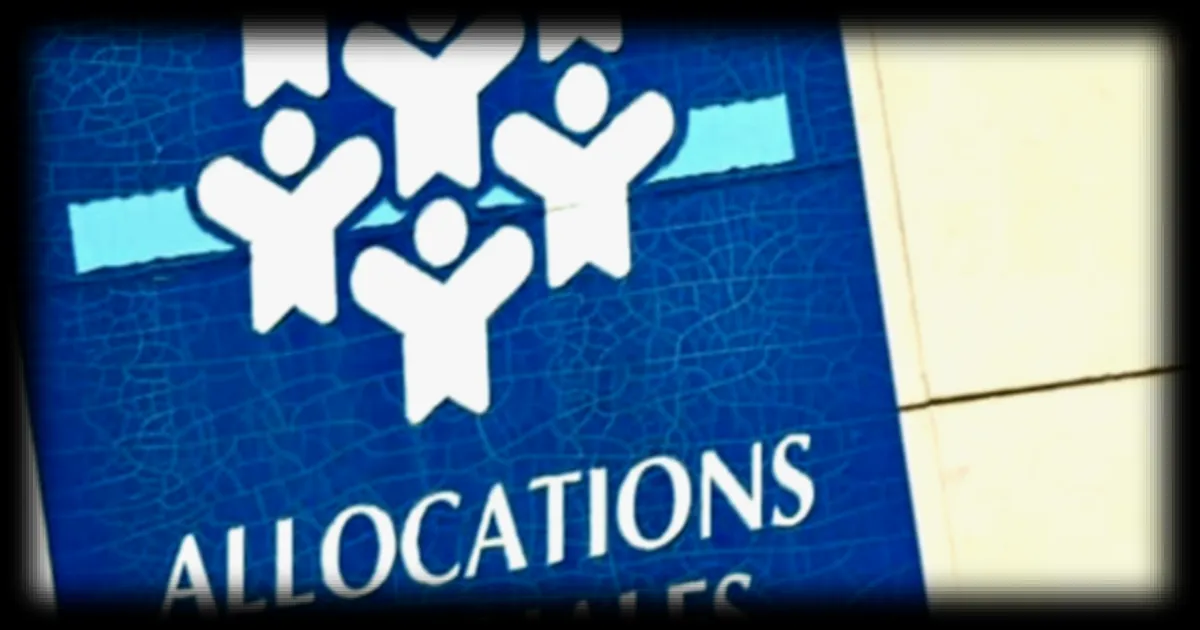 L'écart de revenus entre titulaire du baccalauréat et diplômé bac+2 se réduit de 35% à 13% après impôts et prestations : quels effets sur les études et le travail ?