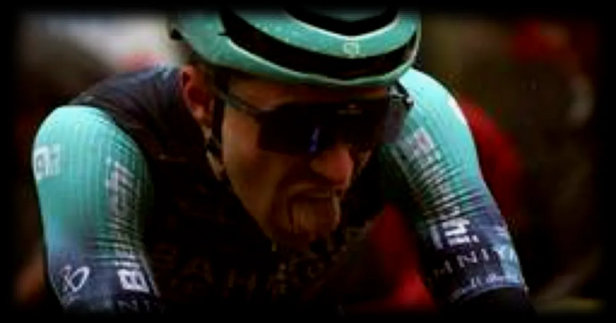 Lenny Martinez, 2e en Catalogne malgré une crevaison lors de la 6e étape du Tour de Catalogne