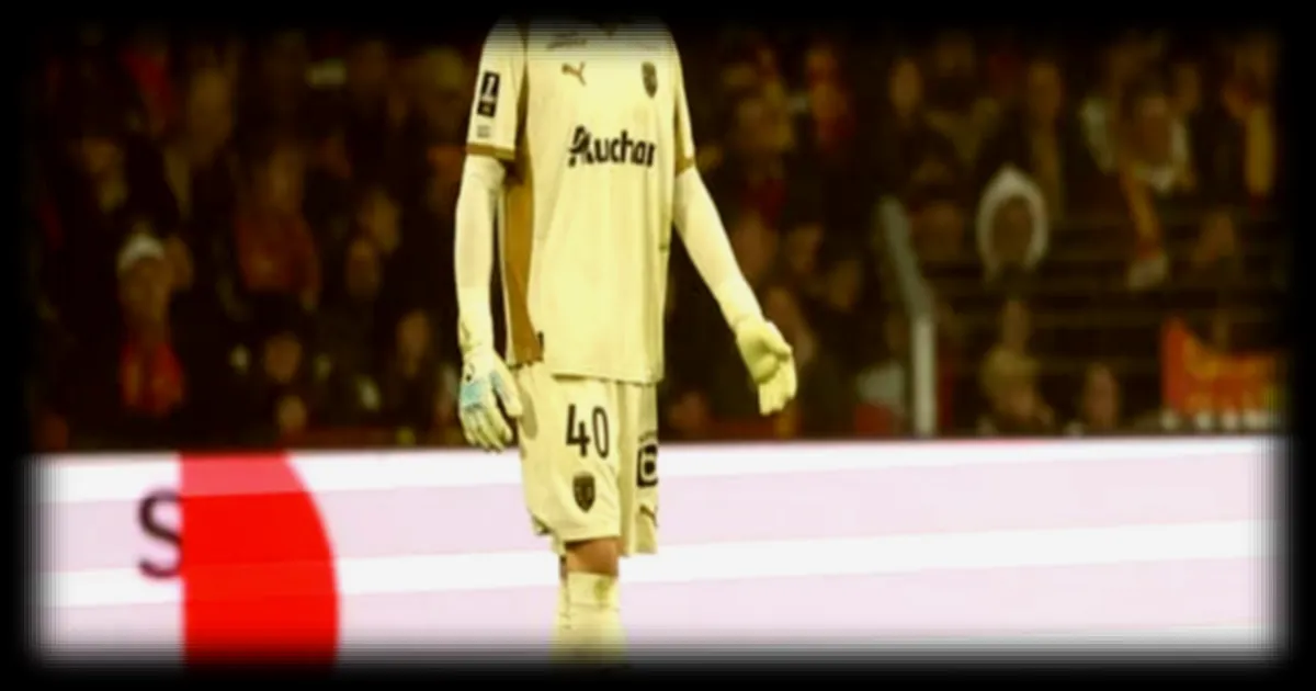 Lens-Monaco : Robin Risser sous les yeux du staff de l'équipe de France après une soirée compliquée