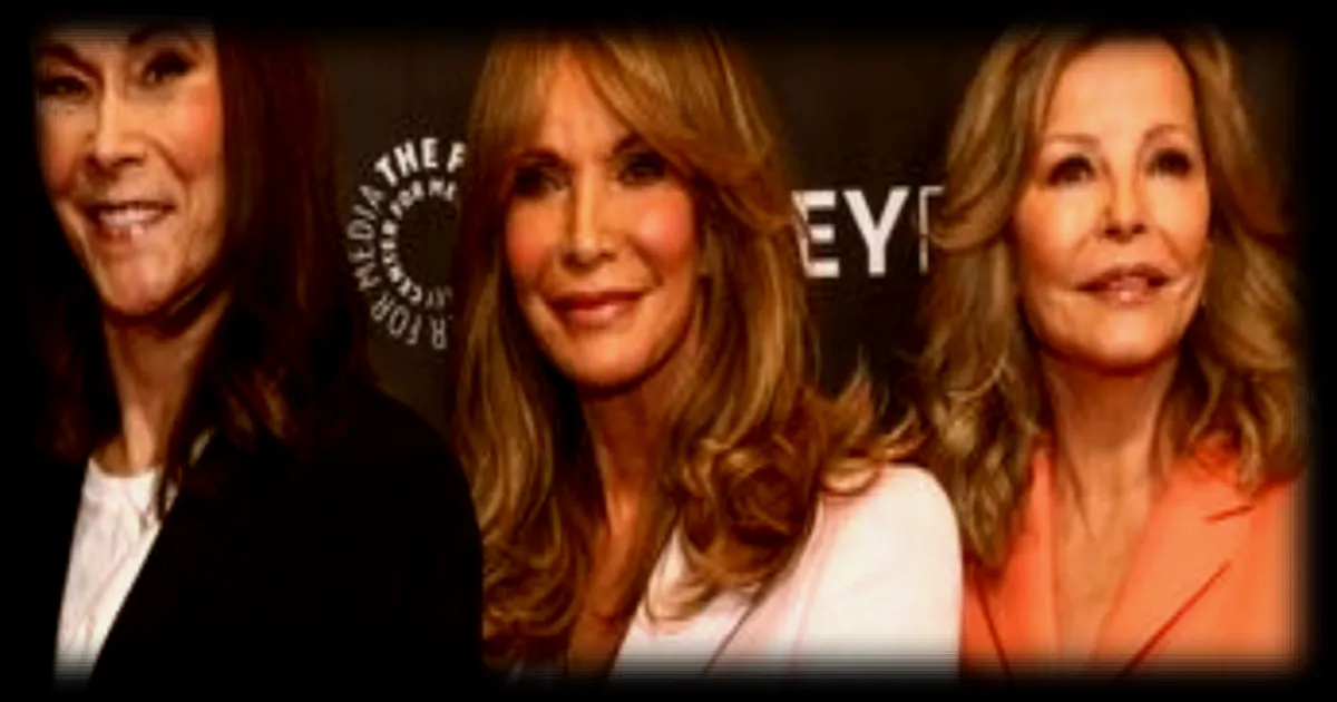Les actrices de "Drôles de dames" célèbrent les 50 ans de la série culte au PaleyFest de Los Angeles