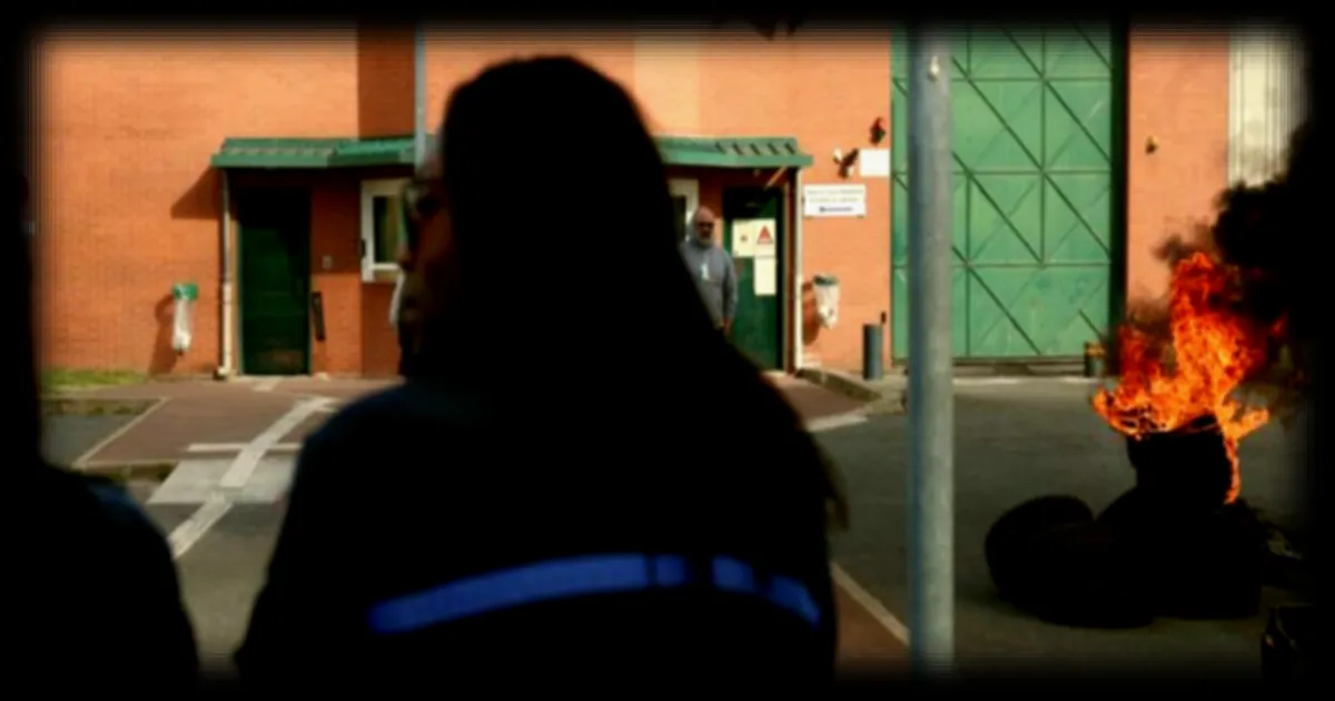 Les agents pénitentiaires français bloquent les prisons pour demander plus de moyens
