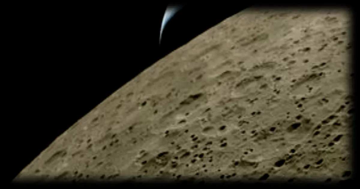 Les astronautes d'Artemis II captent des images spectaculaires de la face cachée de la Lune depuis l'espace