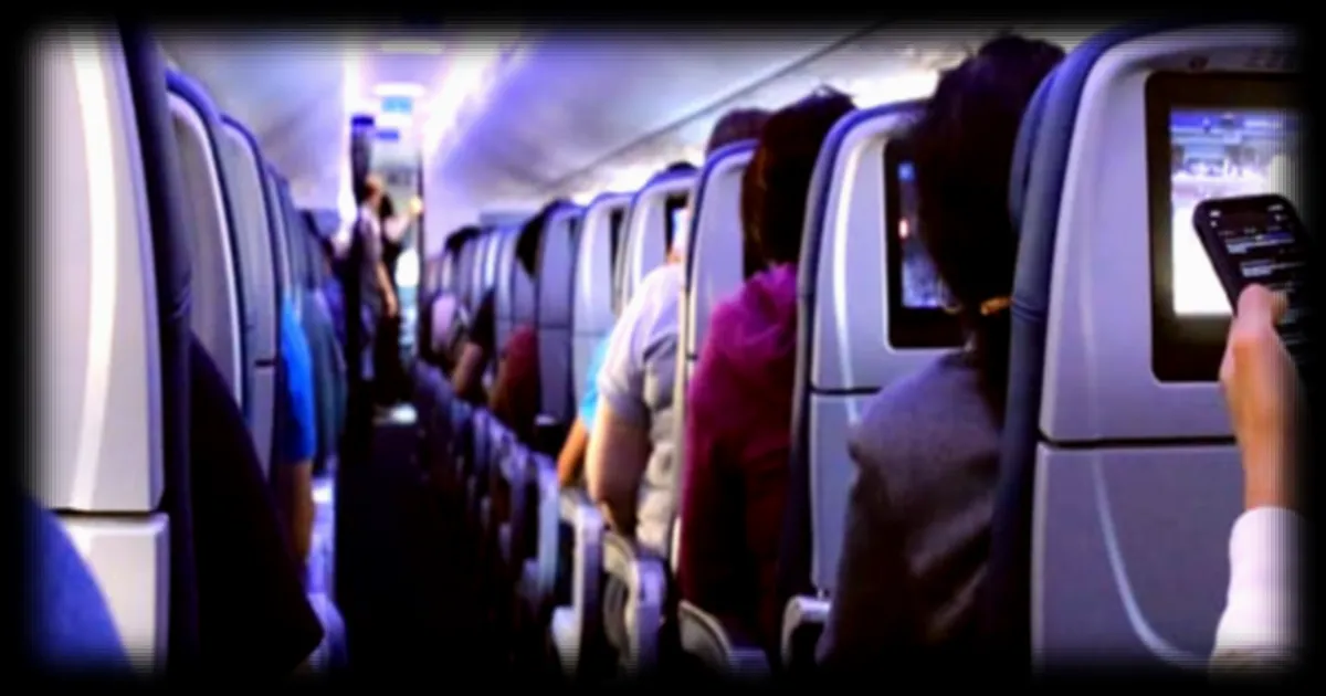 Les compagnies aériennes ne peuvent pas augmenter le prix des billets déjà achetés en raison de la surcharge carburant, confirme une experte