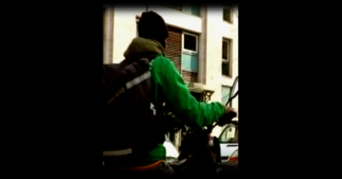 Les conditions de travail des livreurs de Deliveroo et Uber Eats sous le feu des projecteurs