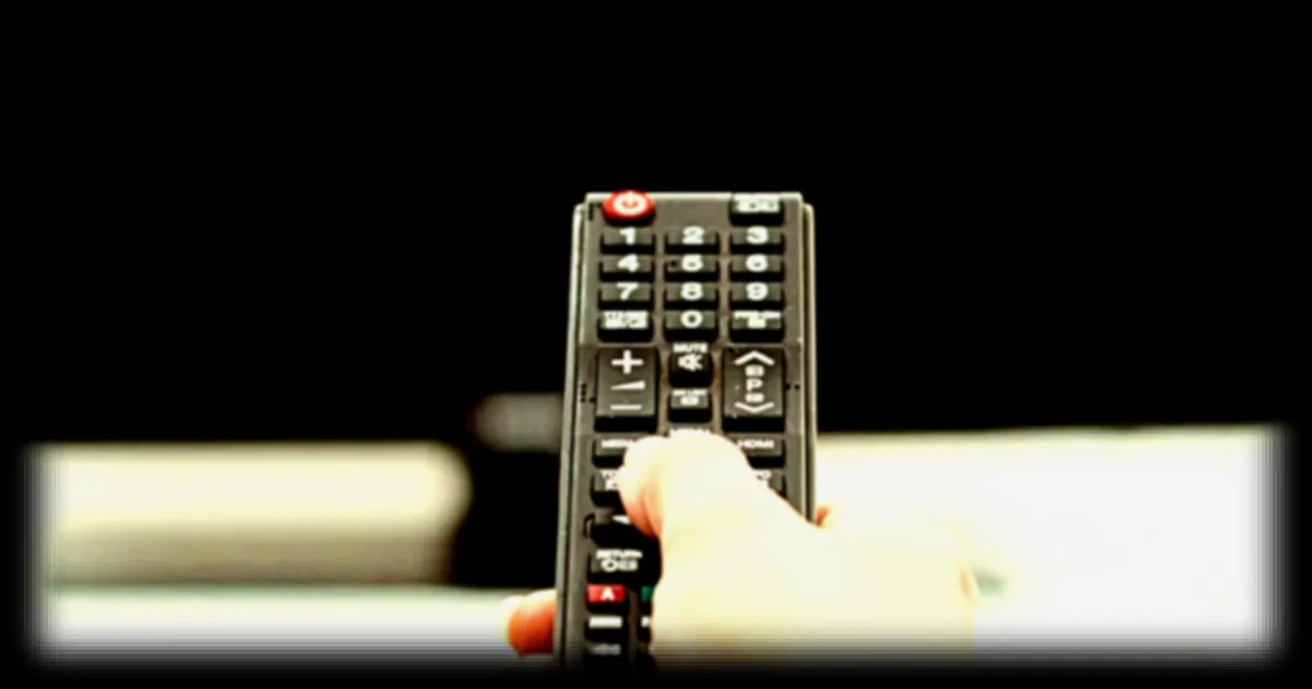 Les enjeux derriere le petit bouton sur votre telecommande selon Canal+, Warner Bros et TF1