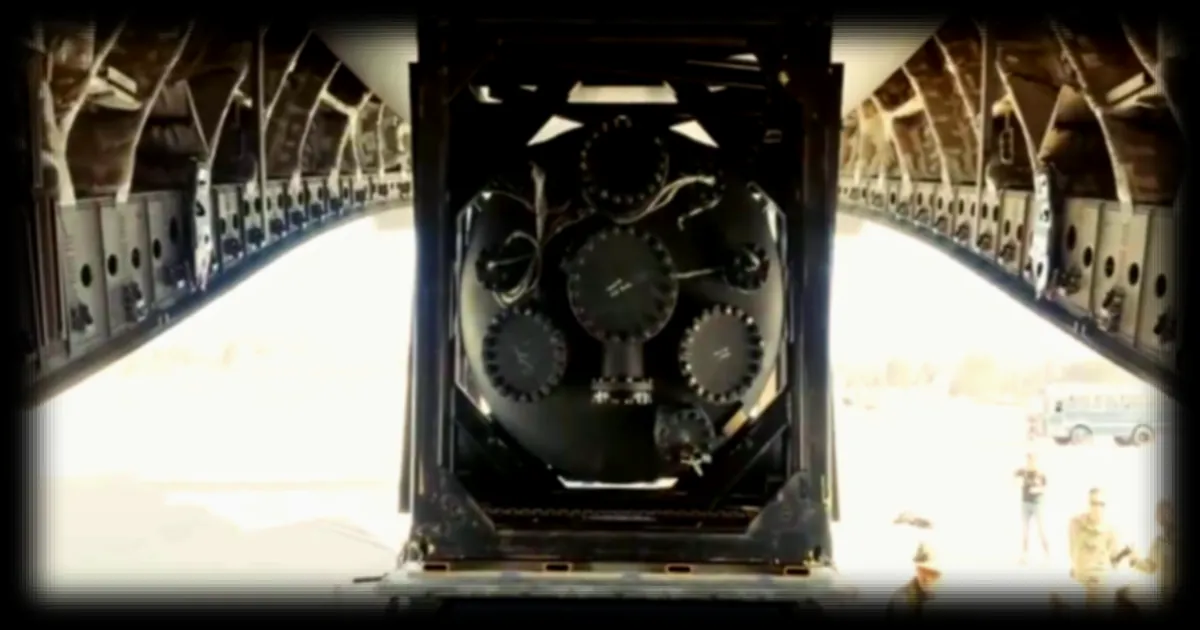 Les États-Unis réalisent une première mondiale : déplacement d'un réacteur nucléaire par les airs