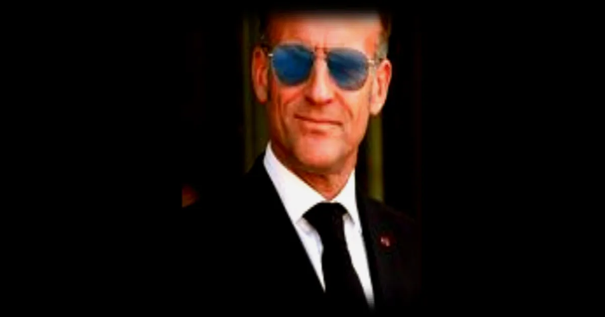 Les lunettes d'Emmanuel Macron de retour