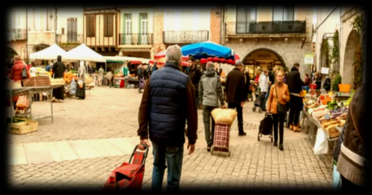 Les maires de France tentent de sauver les commerces en centre-ville en rachetant des immeubles et en recrutant des managers