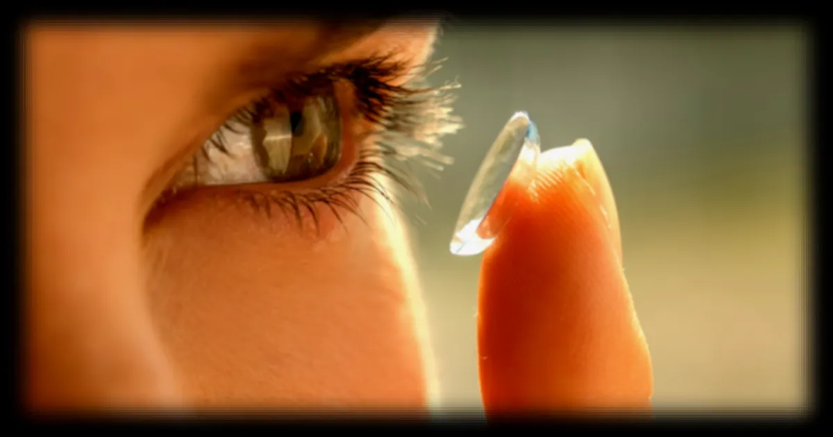 Les ophtalmologistes alertent sur les dangers méconnus des lentilles de contact