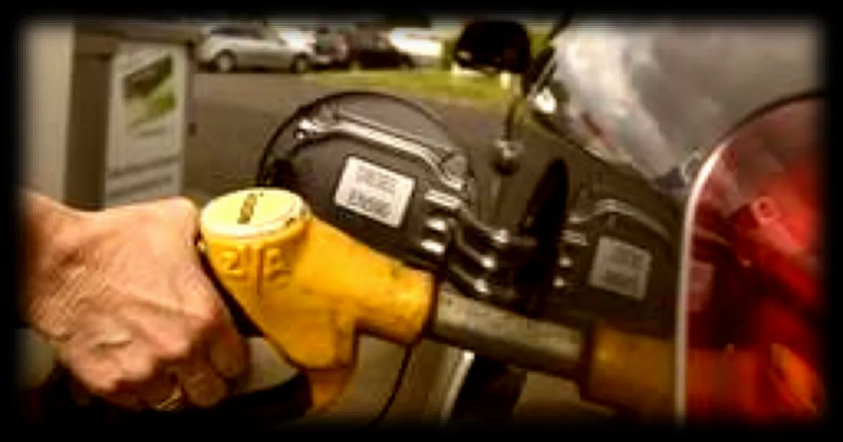 Les prix de l’essence flambent en France : #BalanceTonPlein met « la pression sur le gouvernement »