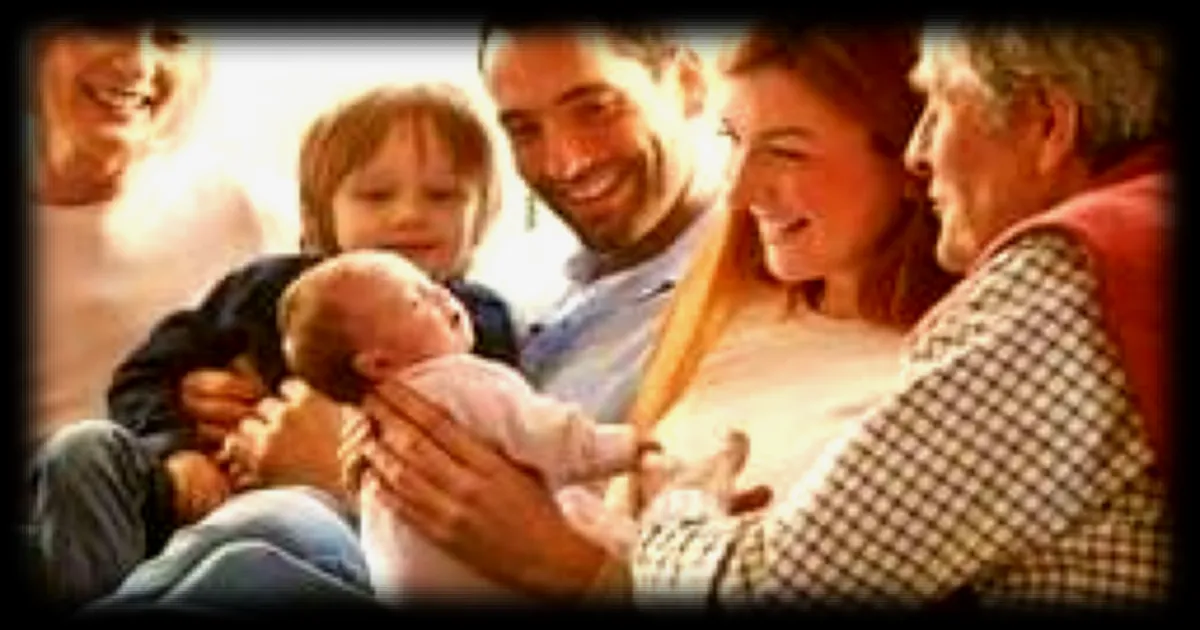 Les Risques de laisser Embrasser un Nouveau-Né