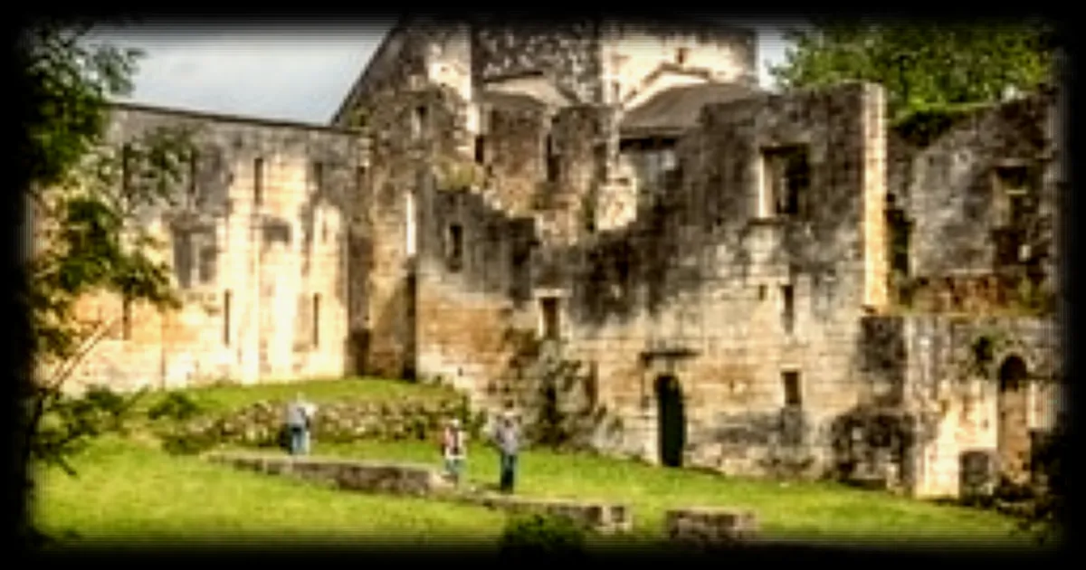 Les Ruines de l'Abbaye de Boschaud : Un Témoignage de l'Histoire de France