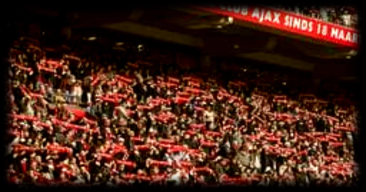 Les supporters de l’Ajax envahissent l’autoroute pour célébrer leur équipe avant le choc face au Feyenoord