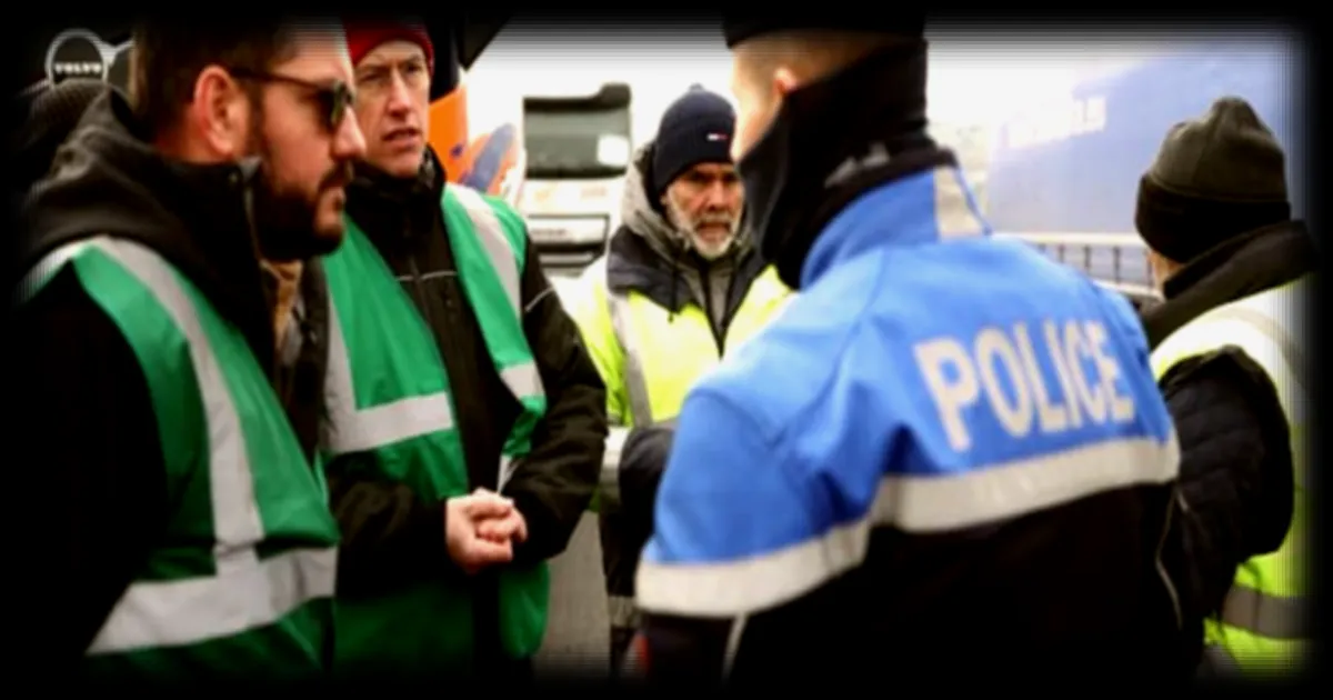 Les transporteurs routiers bloquent l'A7 pour exiger une aide similaire à celle de 2022