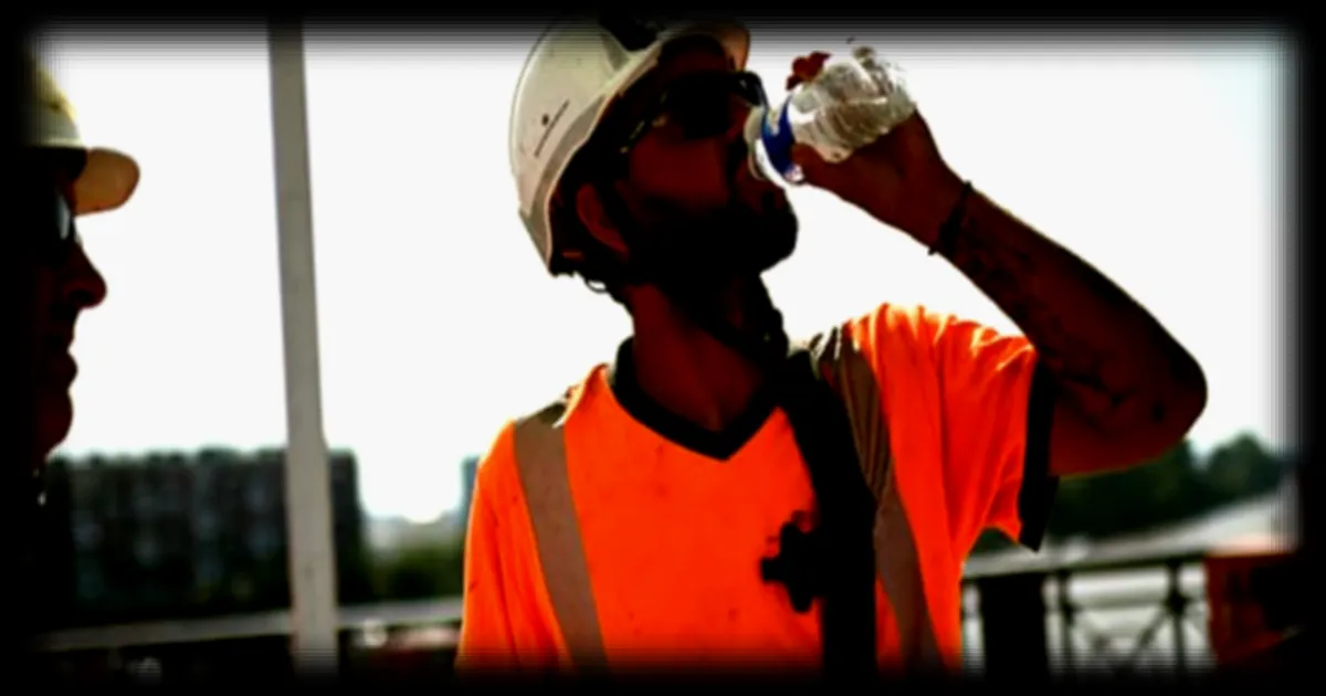 Les vêtements de travail rafraîchissants gagnent en popularité en France face à la canicule