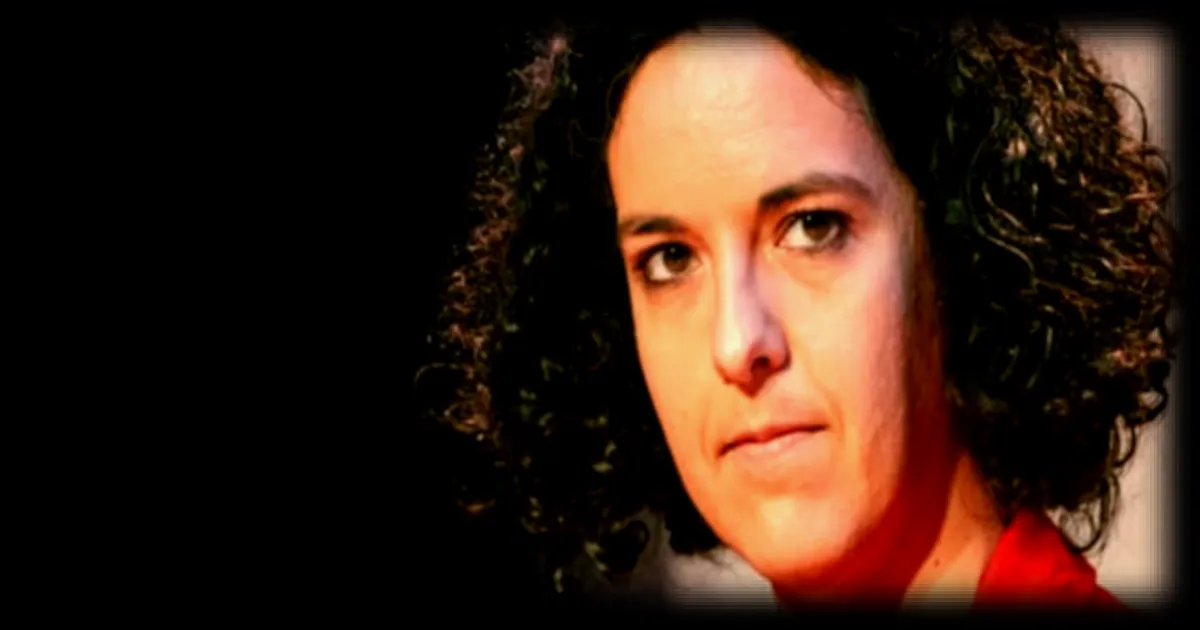 L'eurodéputée Manon Aubry organise une action pour sauver des contraceptifs américains destinés à la destruction en Europe