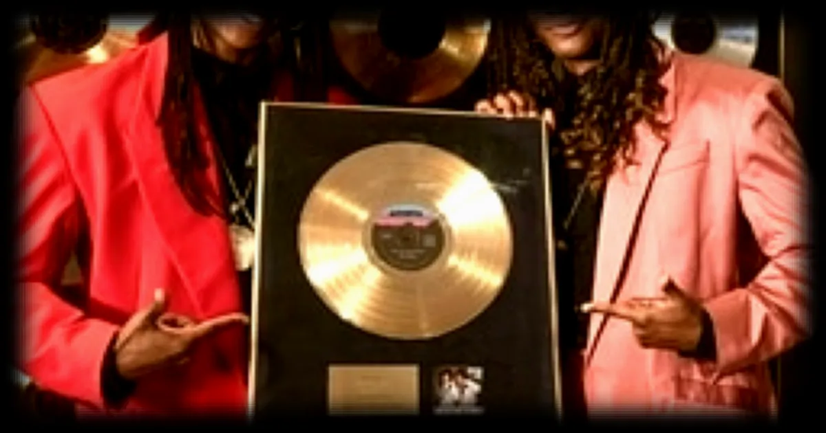 L'histoire de Milli Vanilli, le groupe de musique qui a précipité sa propre chute