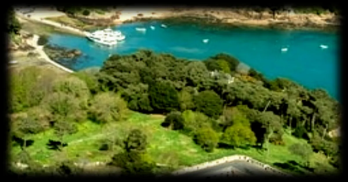 L’île de Bréhat, terre d’inspiration pour les artistes comme Alain Souchon, Léa Seydoux ou Raphaël