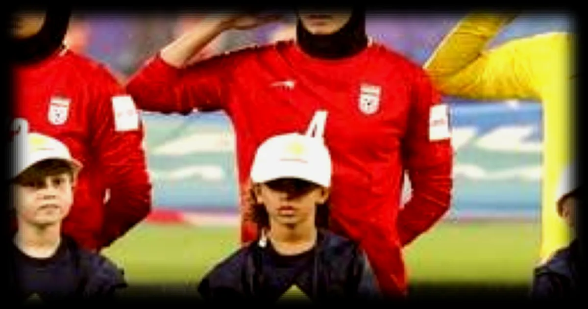 L'Iran: Reza Pahlavi appelle l'Australie à offrir l'asile aux footballeuses ayant refusé de chanter l'hymne