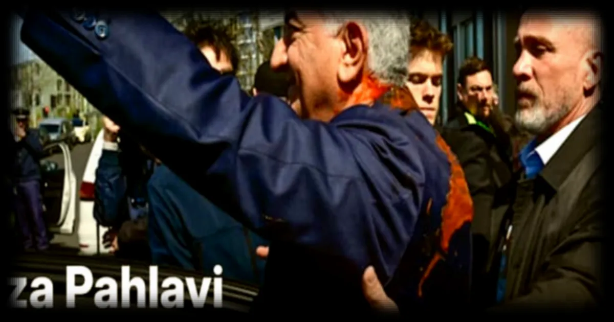 L’opposant iranien Reza Pahlavi visé par une attaque à l’encre rouge lors d’une conférence à Berlin