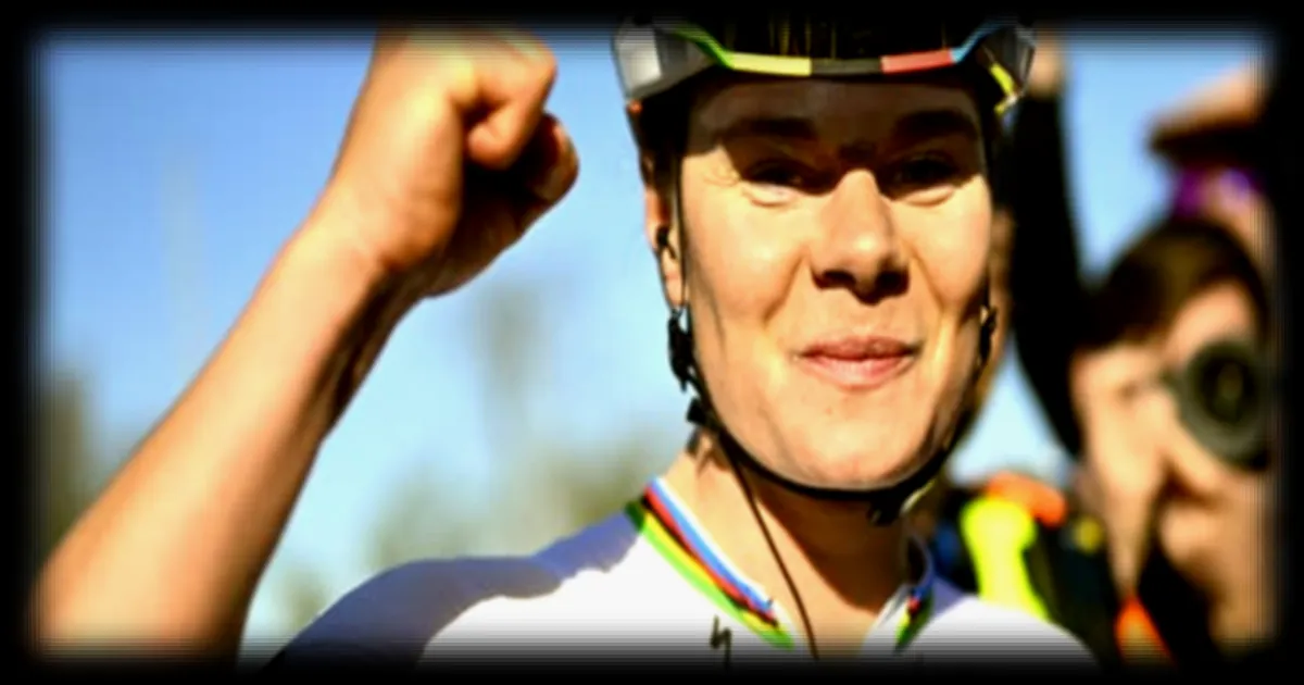 Lotte Kopecky et Axel Merckx unis par les liens du mariage à Bruges