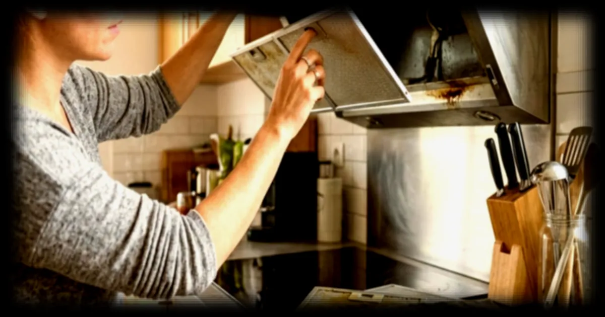 L'UFC-Que Choisir redéfinit les recommandations sur le remplacement des filtres de hotte de cuisine