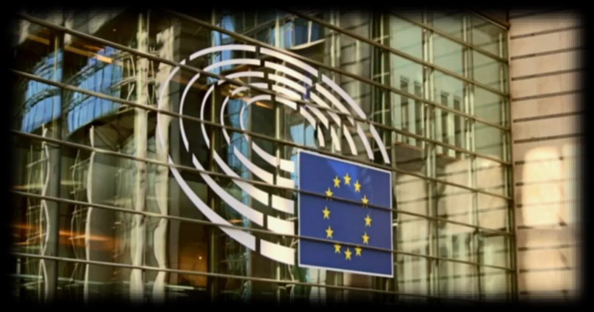 L’Union européenne interdit les IA de « nudification » : les détails du nouveau règlement